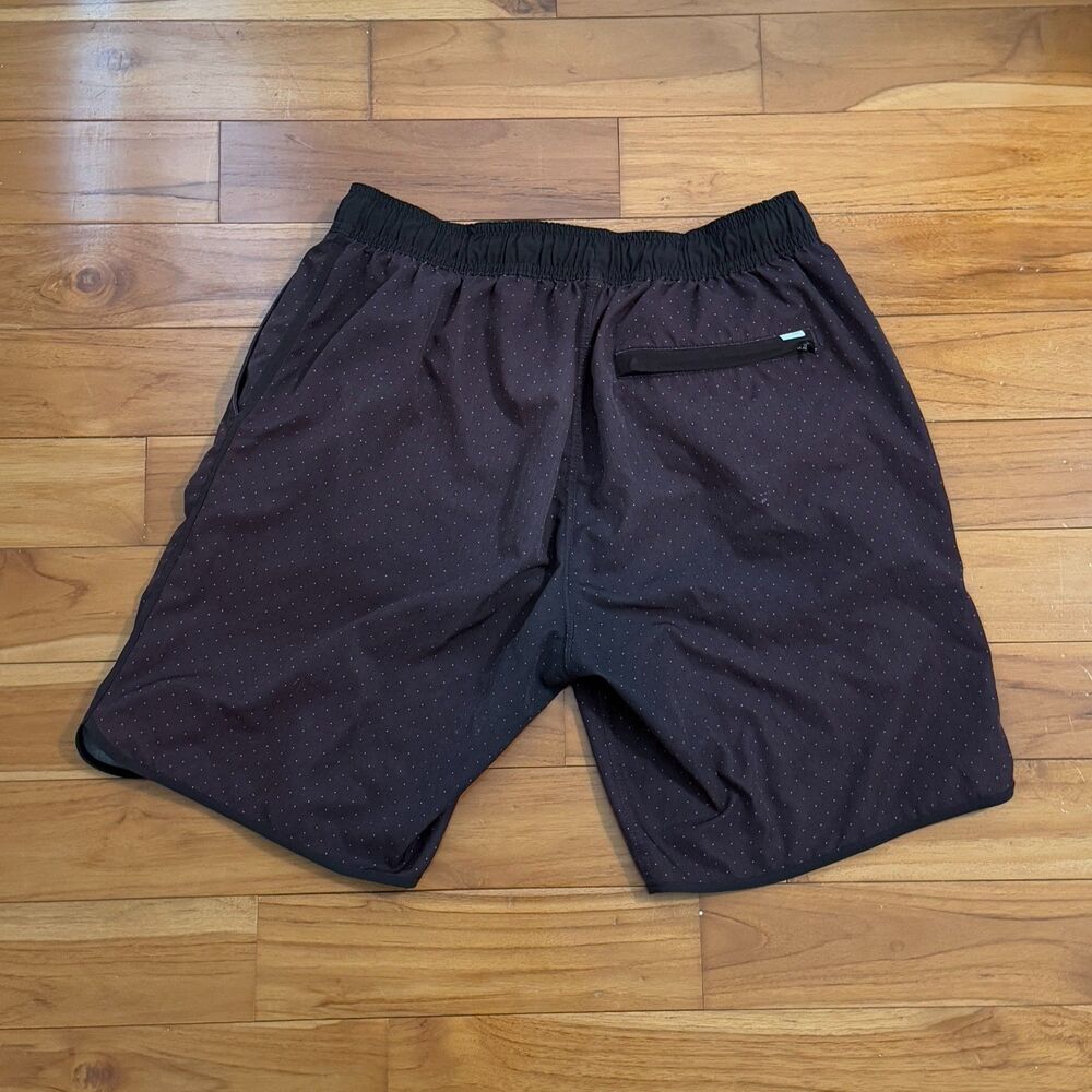 Men Vuori Banks Micro Dot Shorts Dark Red White Running Athletic Activewear - Picture 3 of 7